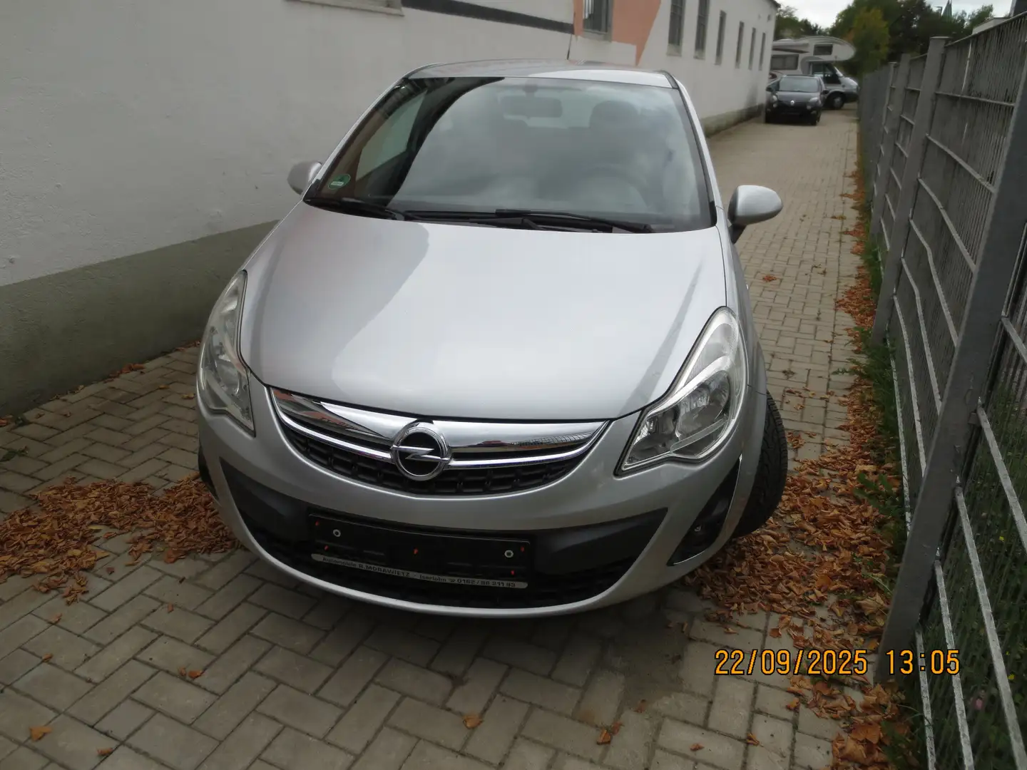 Opel Corsa Satellite Grau - 2