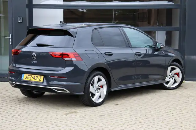 Volkswagen Golf view 2