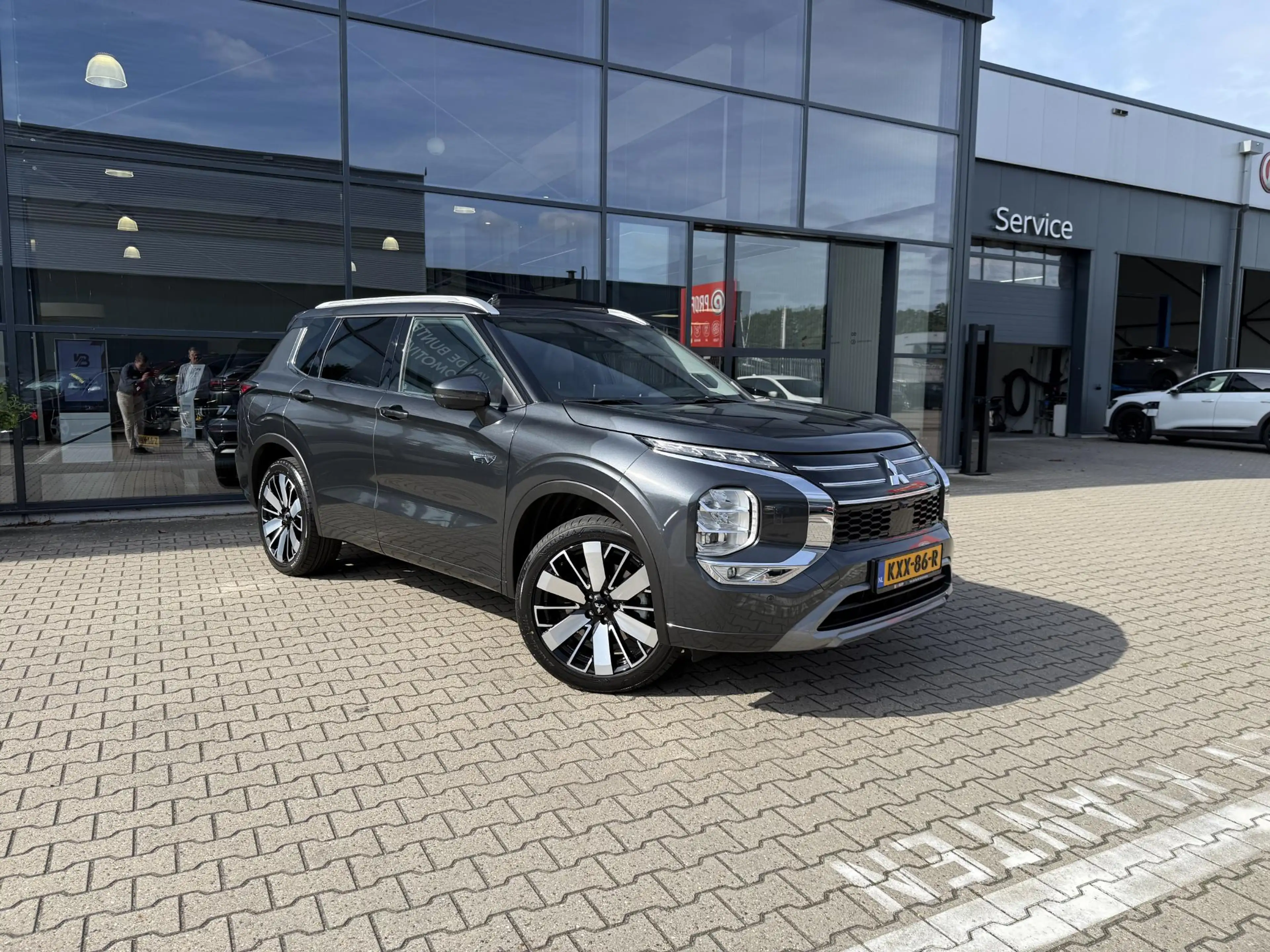 Mitsubishi Outlander 2.4 PHEV Instyle *Nieuwe auto!* — photo 8