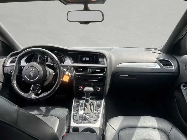 Audi A4 view 4