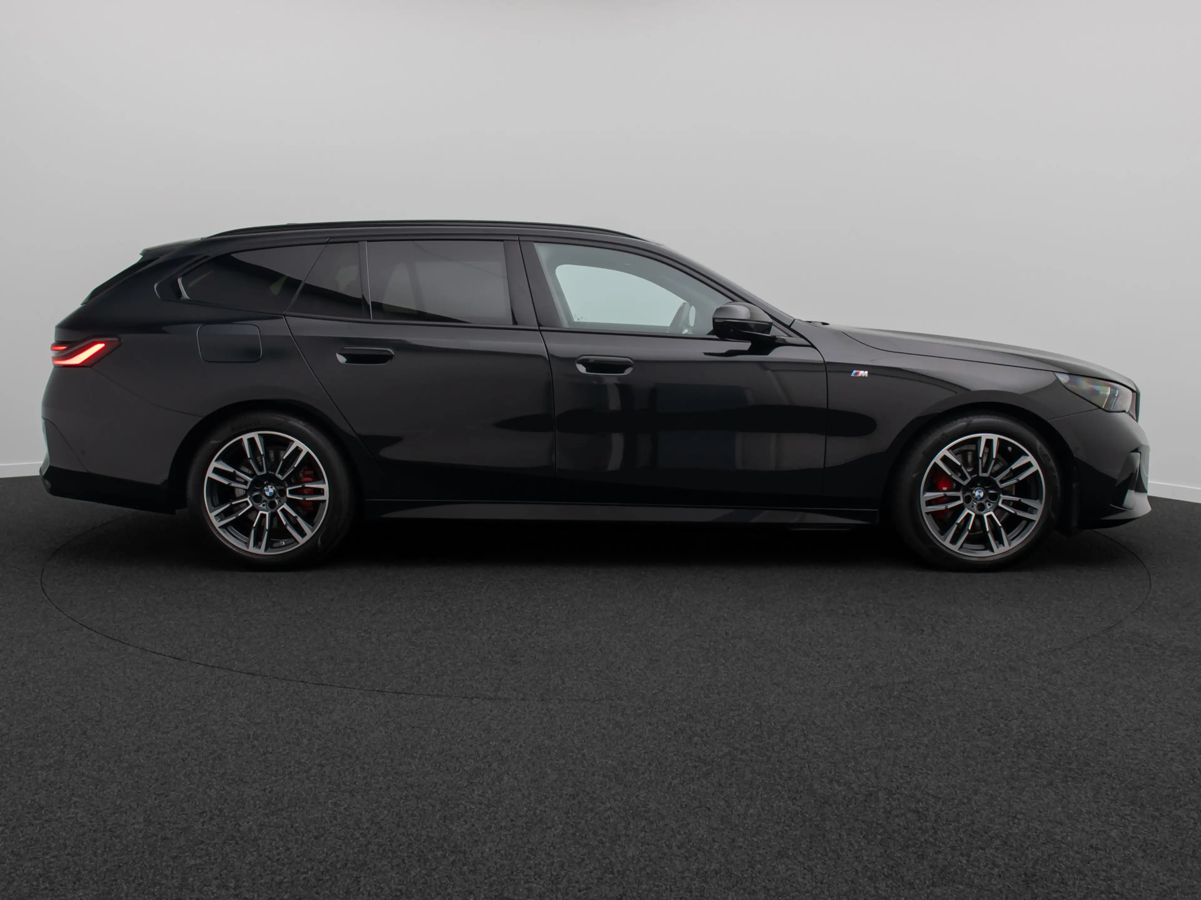 BMW 520 M Sport 360°H K Alarm DAB HUD Belüftung 19 — photo 5