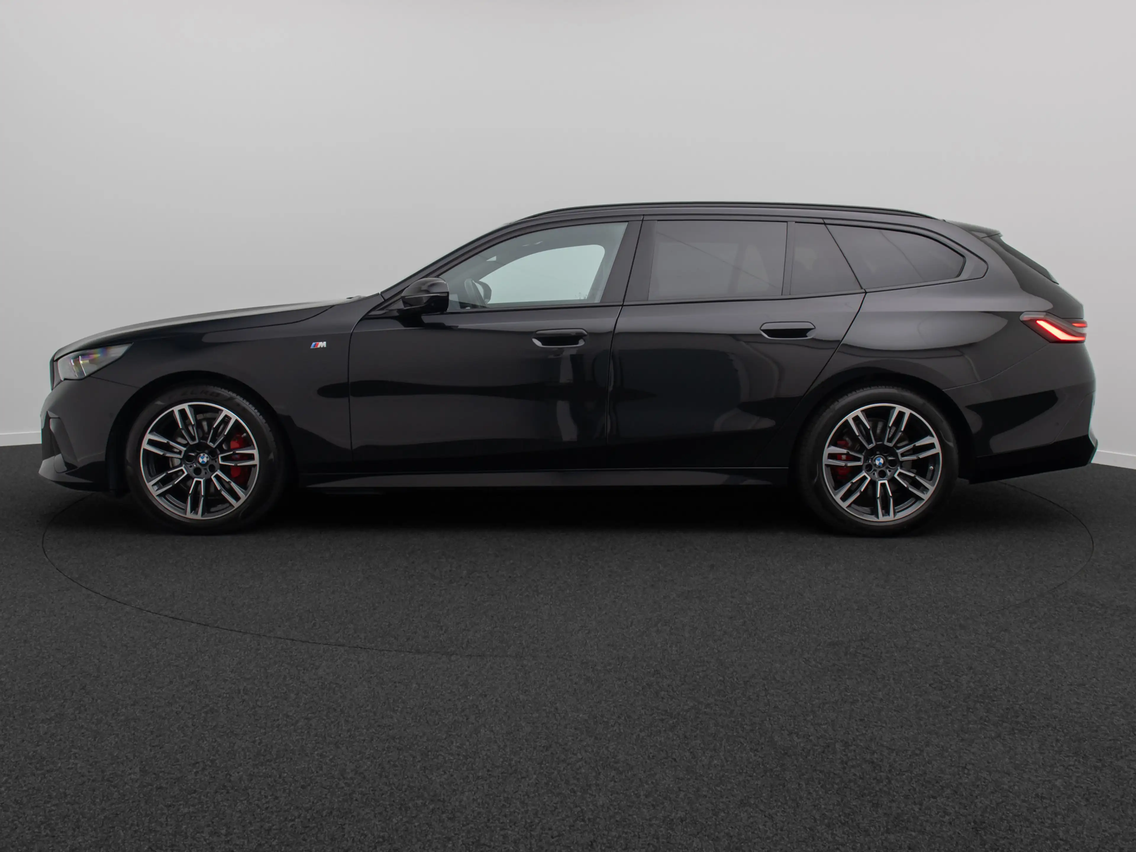 BMW 520 M Sport 360°H K Alarm DAB HUD Belüftung 19 — photo 11