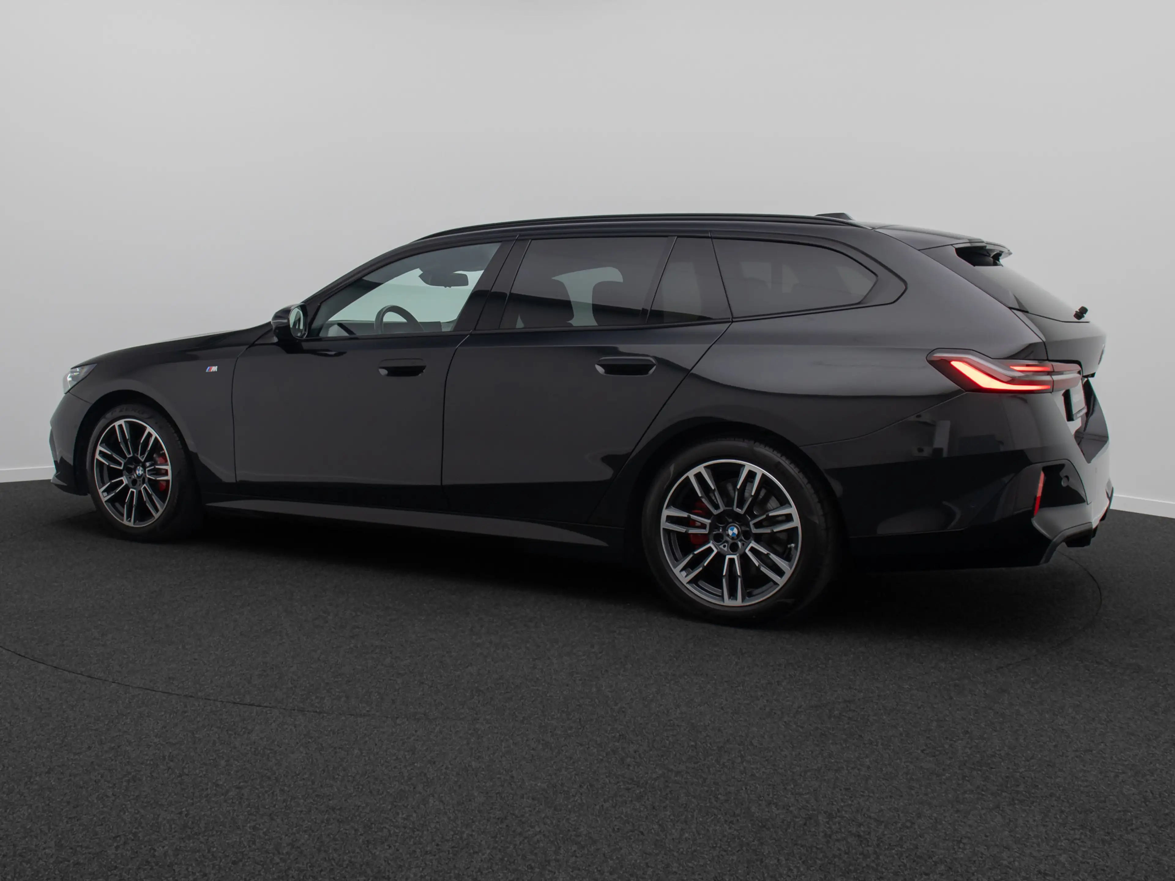 BMW 520 M Sport 360°H K Alarm DAB HUD Belüftung 19 — photo 10