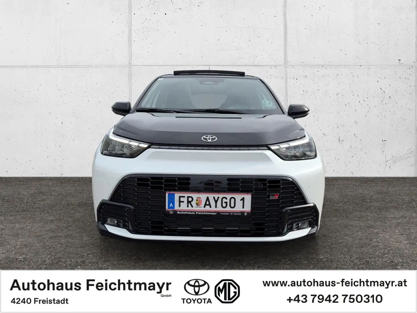 Toyota Aygo X X 1,5 VVT-i Hybrid GR-S 5t. Weiß - 2