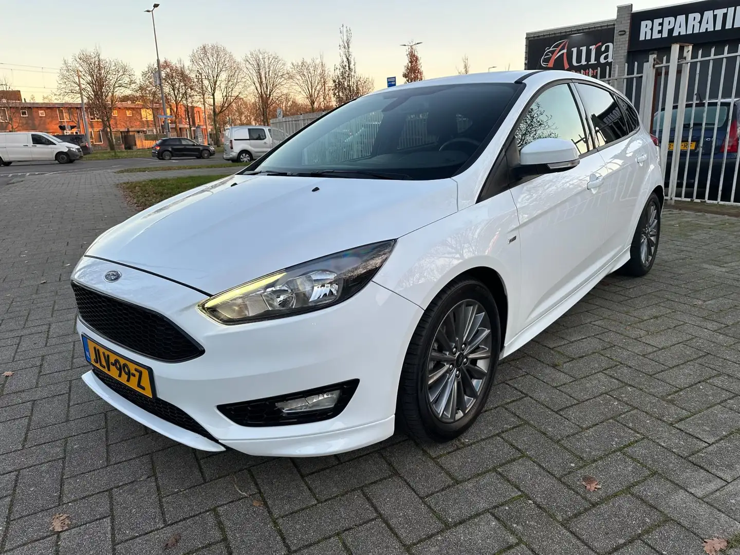 Ford Focus 1.0 First Edition Wit - 2