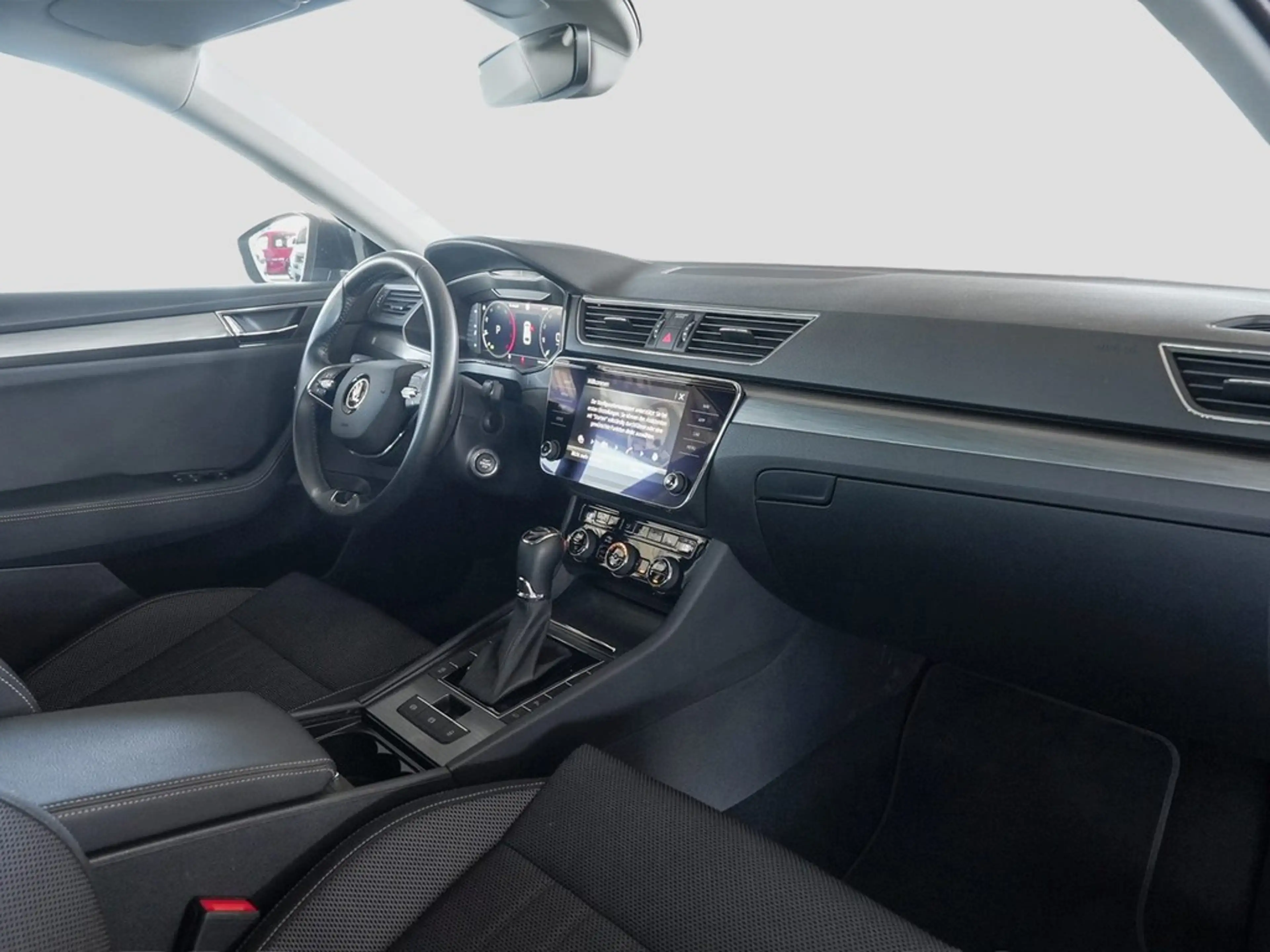 Skoda Superb Combi 2.0 TDI DSG Style AHK/Navi/LED — photo 9