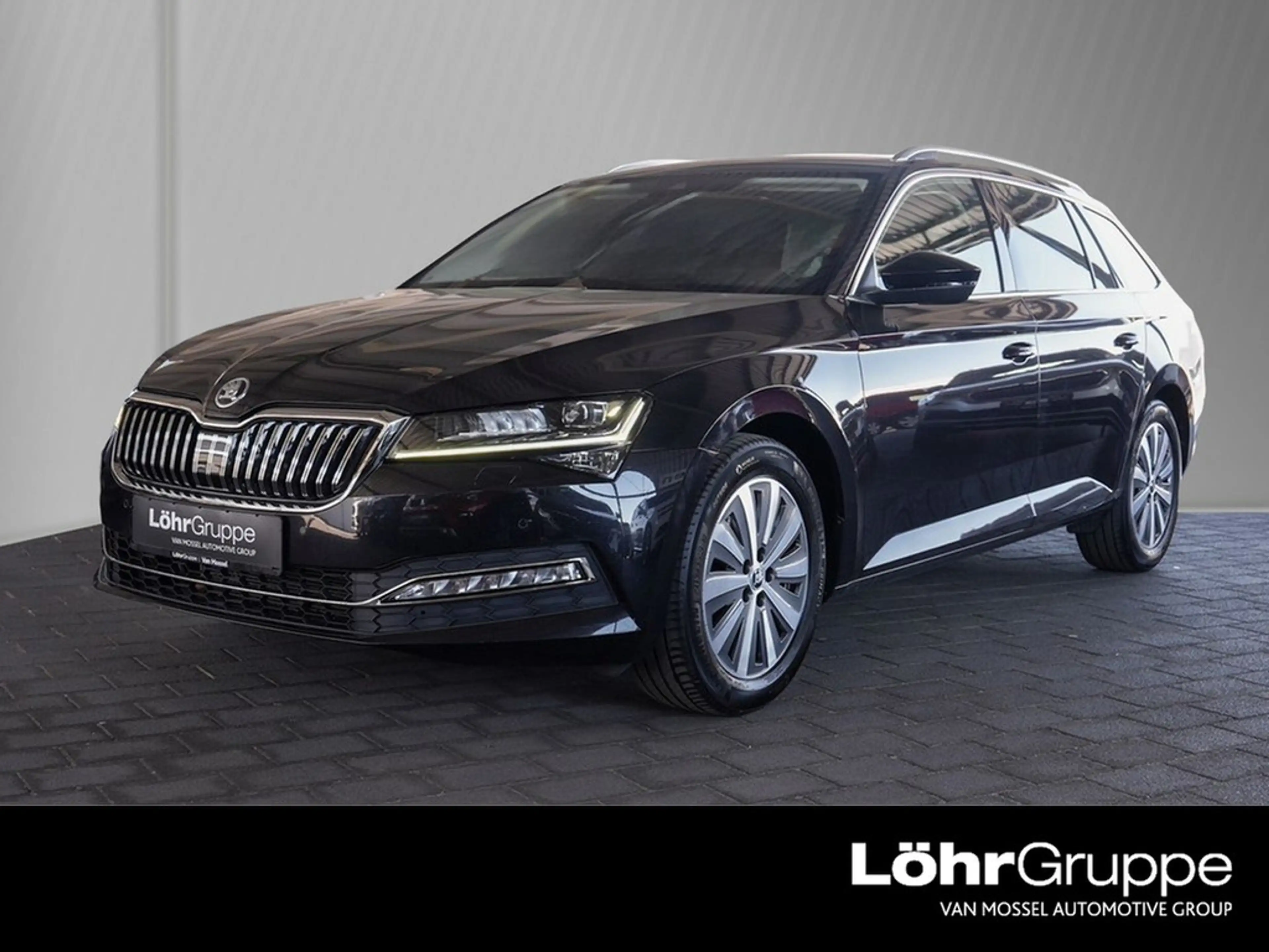 Skoda Superb Combi 2.0 TDI DSG Style AHK/Navi/LED