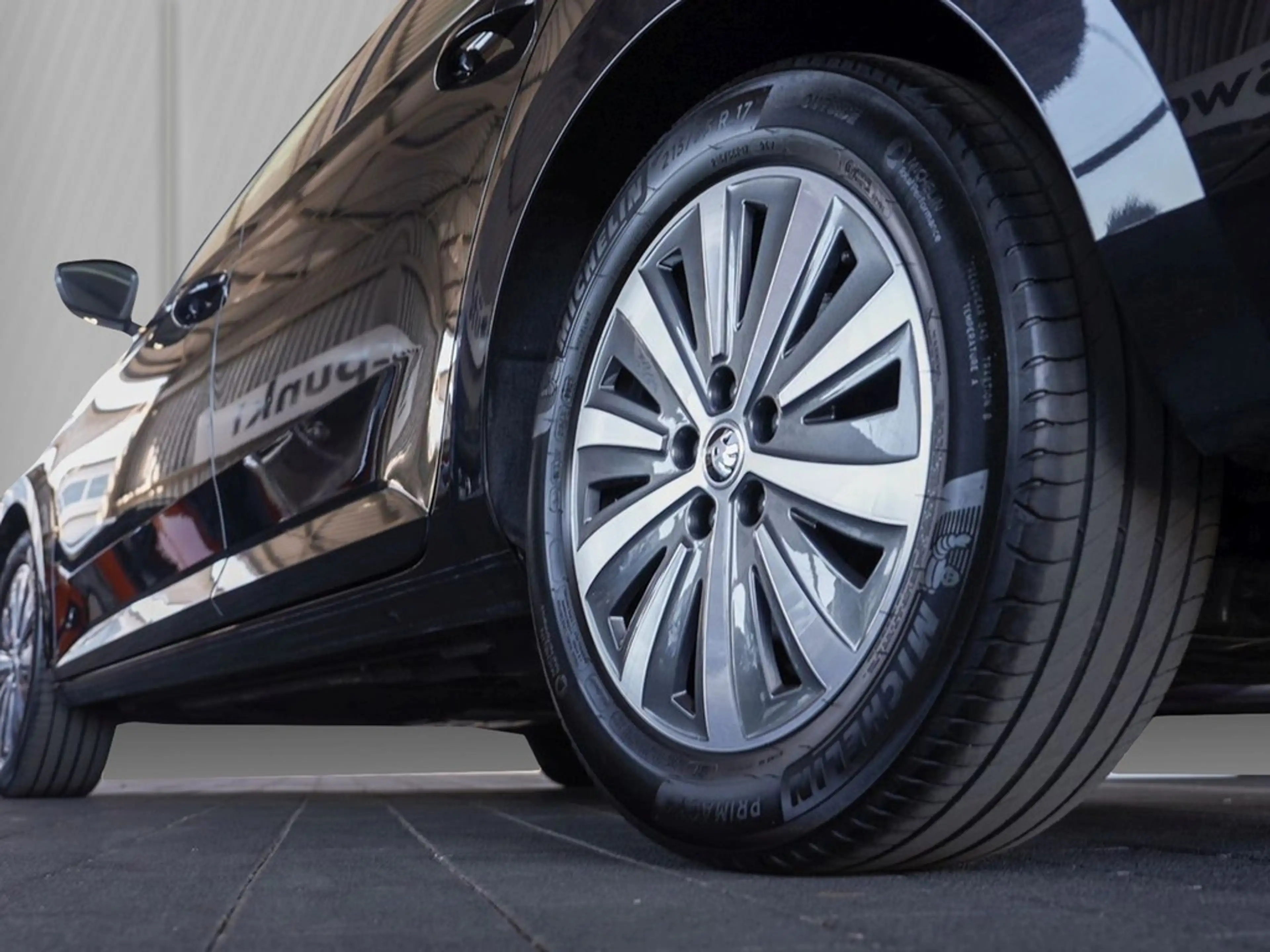 Skoda Superb Combi 2.0 TDI DSG Style AHK/Navi/LED — photo 5
