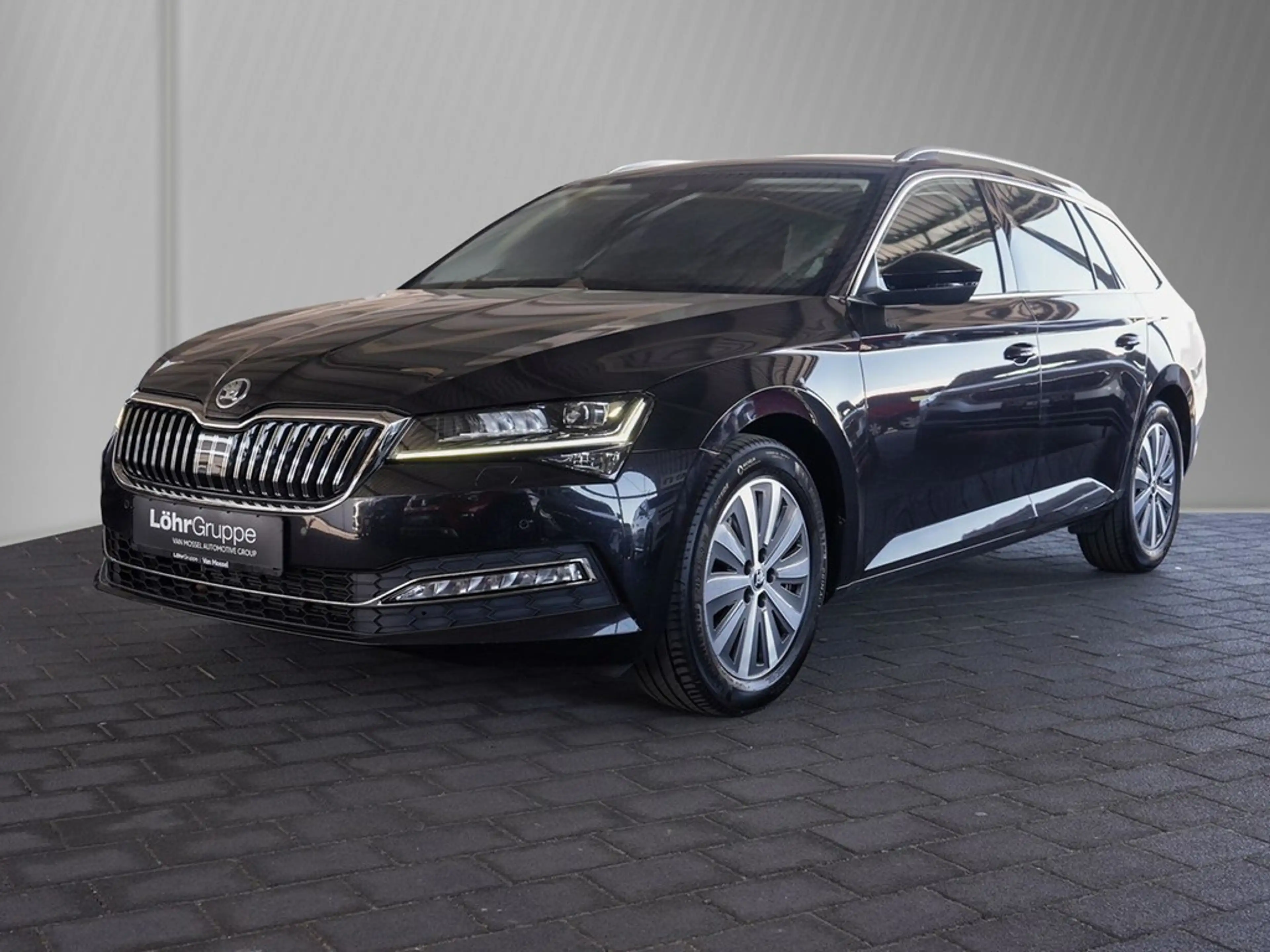 Skoda Superb Combi 2.0 TDI DSG Style AHK/Navi/LED — photo 2