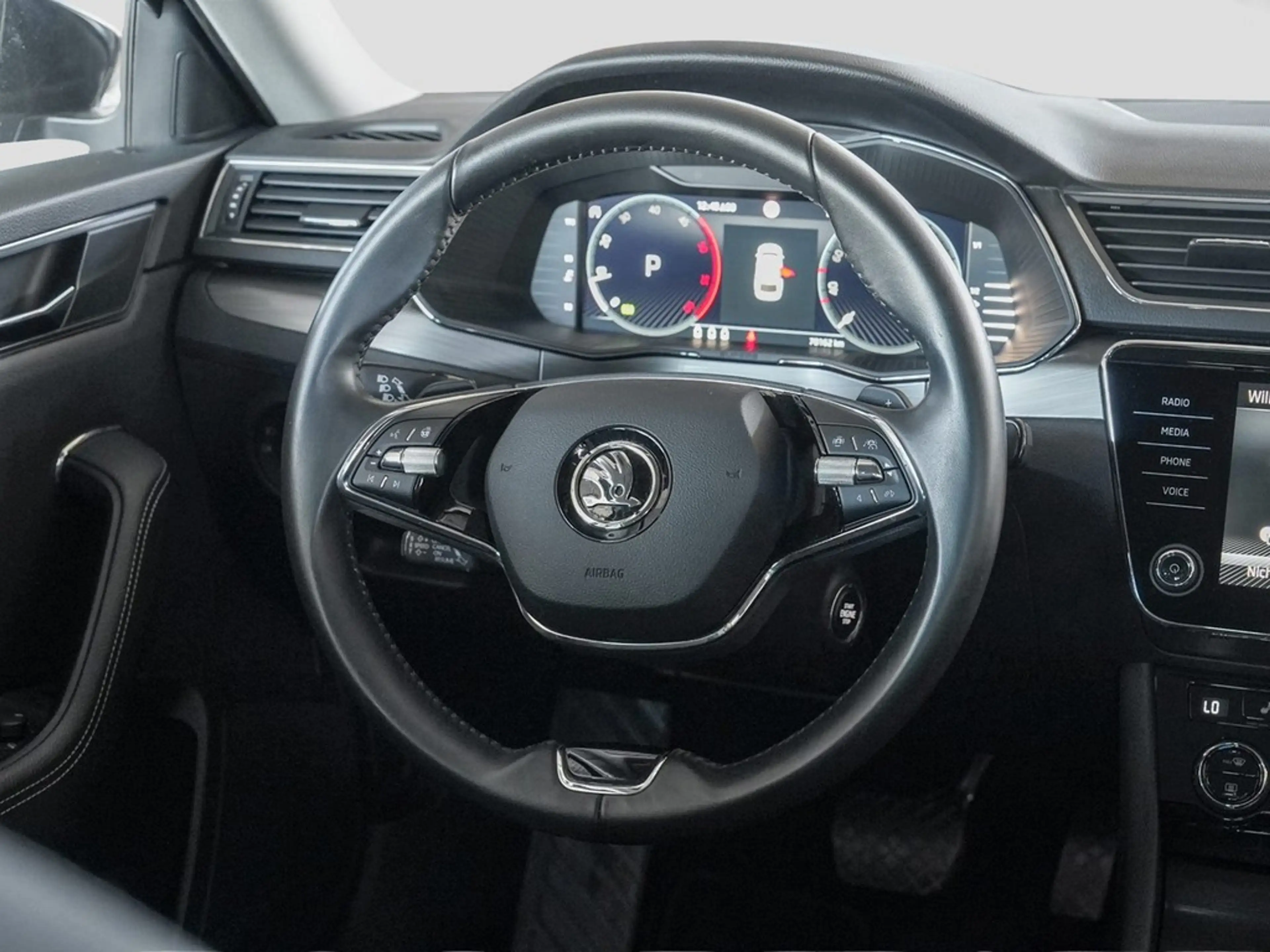 Skoda Superb Combi 2.0 TDI DSG Style AHK/Navi/LED — photo 14