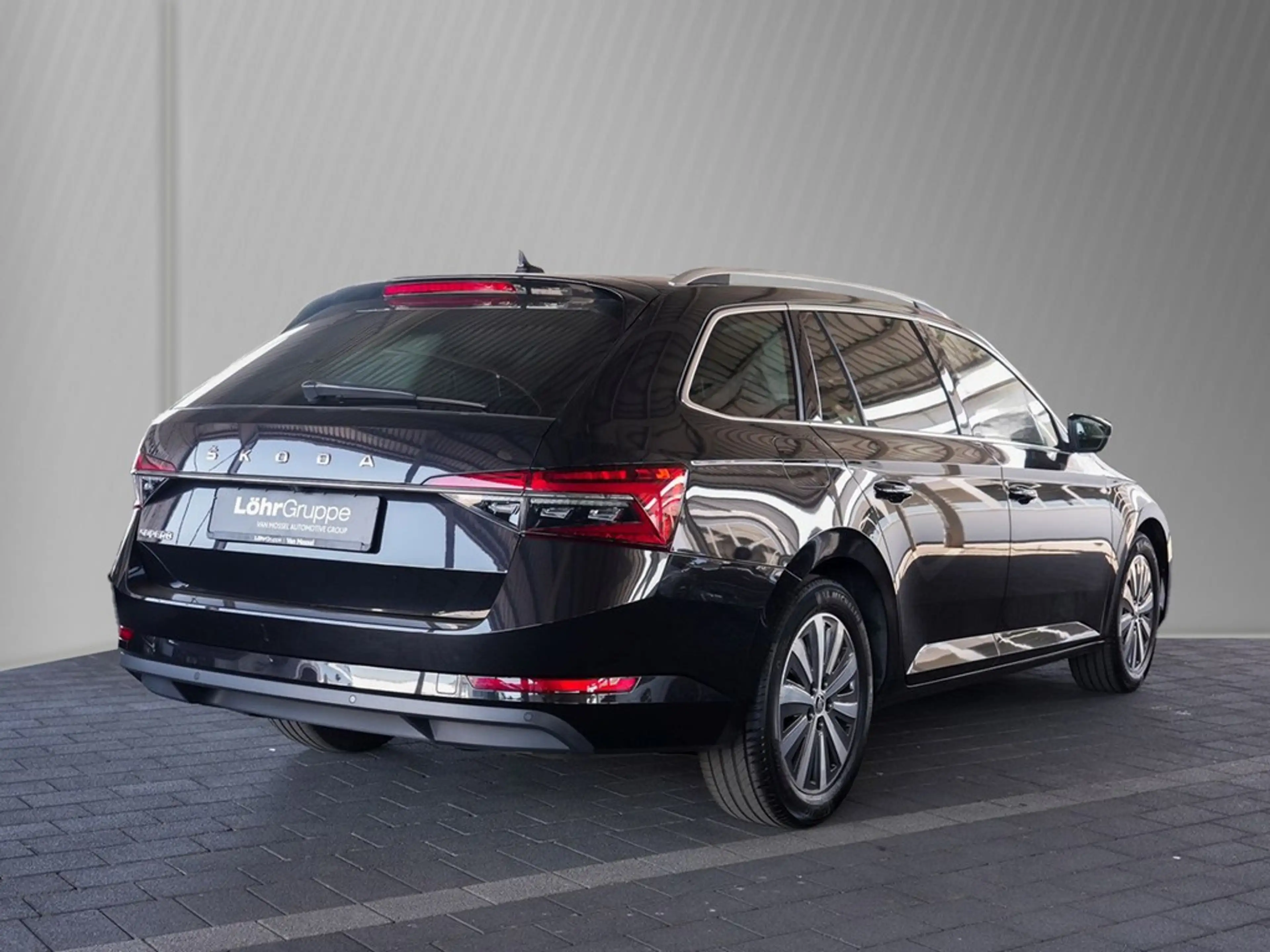 Skoda Superb Combi 2.0 TDI DSG Style AHK/Navi/LED — photo 4