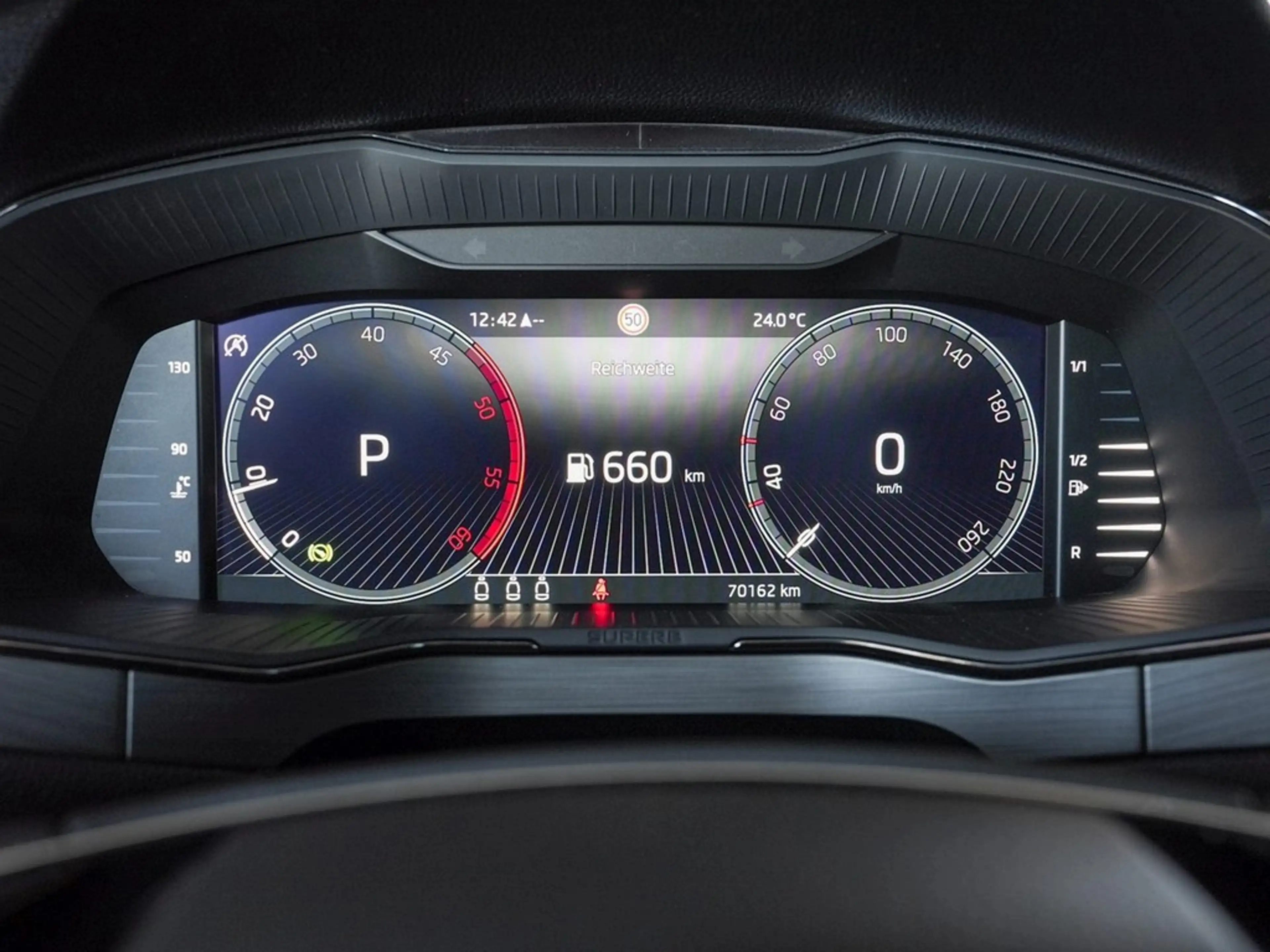 Skoda Superb Combi 2.0 TDI DSG Style AHK/Navi/LED — photo 15