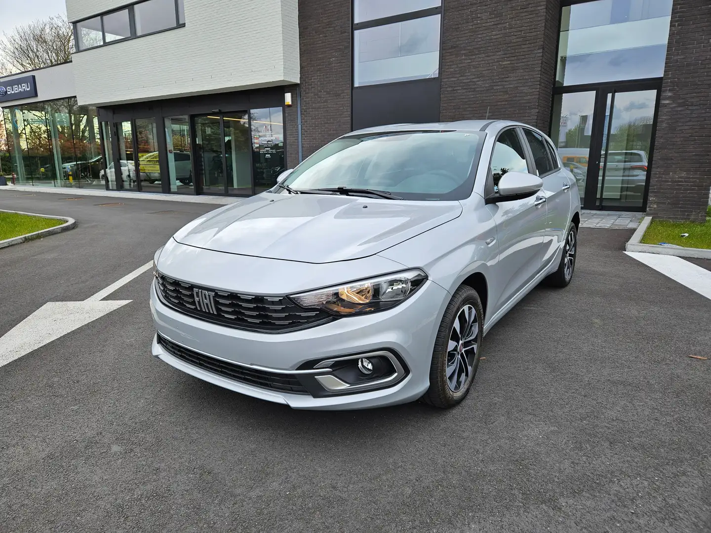 Fiat Tipo 1.5 Hybrid DCT Gris - 2