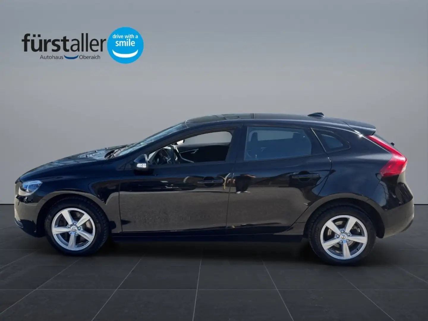 Volvo V40 D2 Kinetic Noir - 2
