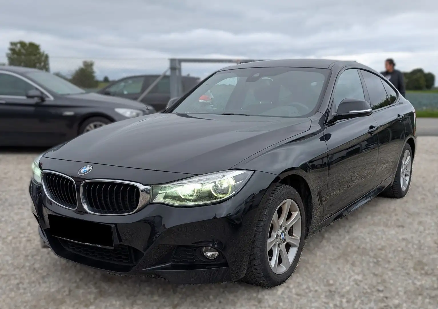 BMW 330 330 d GT xDrive M Sport H-UP Harman Alcantara Schwarz - 1