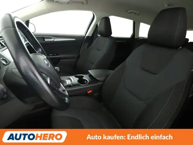 Ford Mondeo view 10