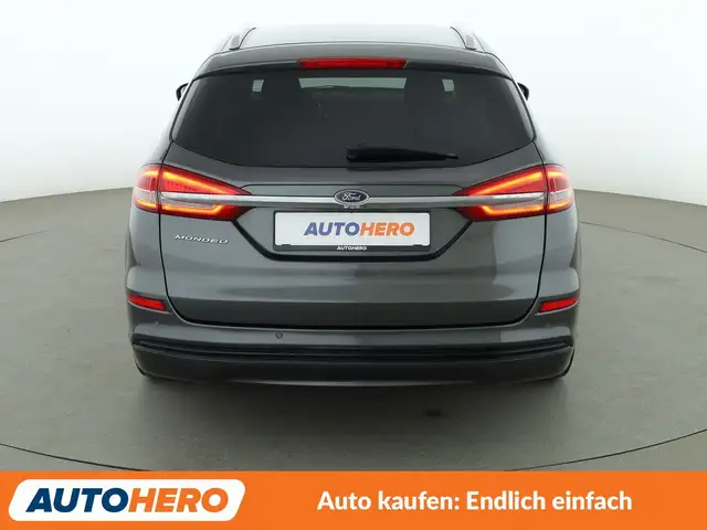 Ford Mondeo view 5