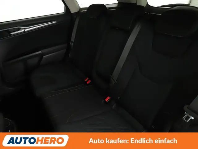 Ford Mondeo view 14