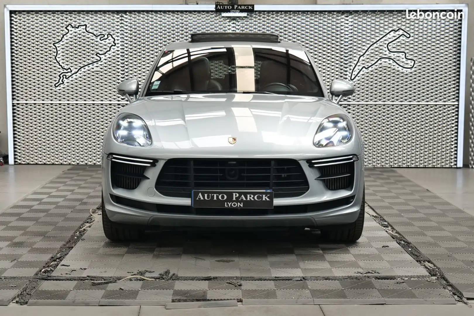 Porsche Macan New turbo v6 440ch attelage echappement sport noir Gris - 2