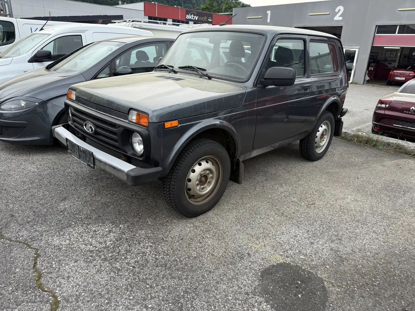 Lada Niva - 1