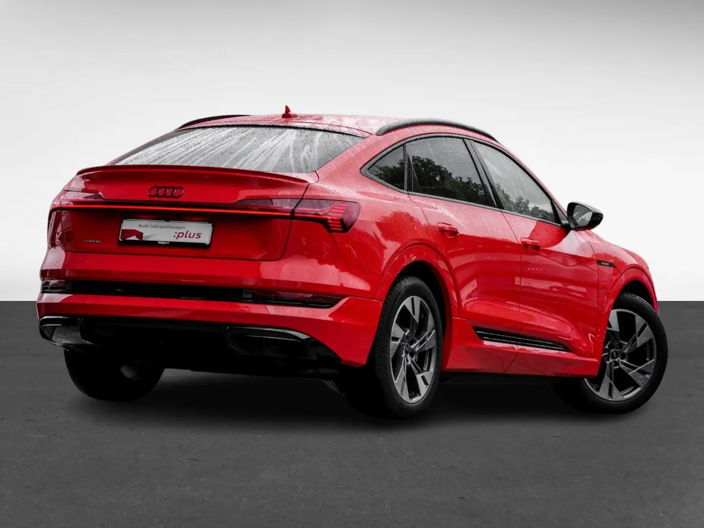 Audi e-tron Sportback 50 quattro S LINE AHK CAM LM20 Rood - 2