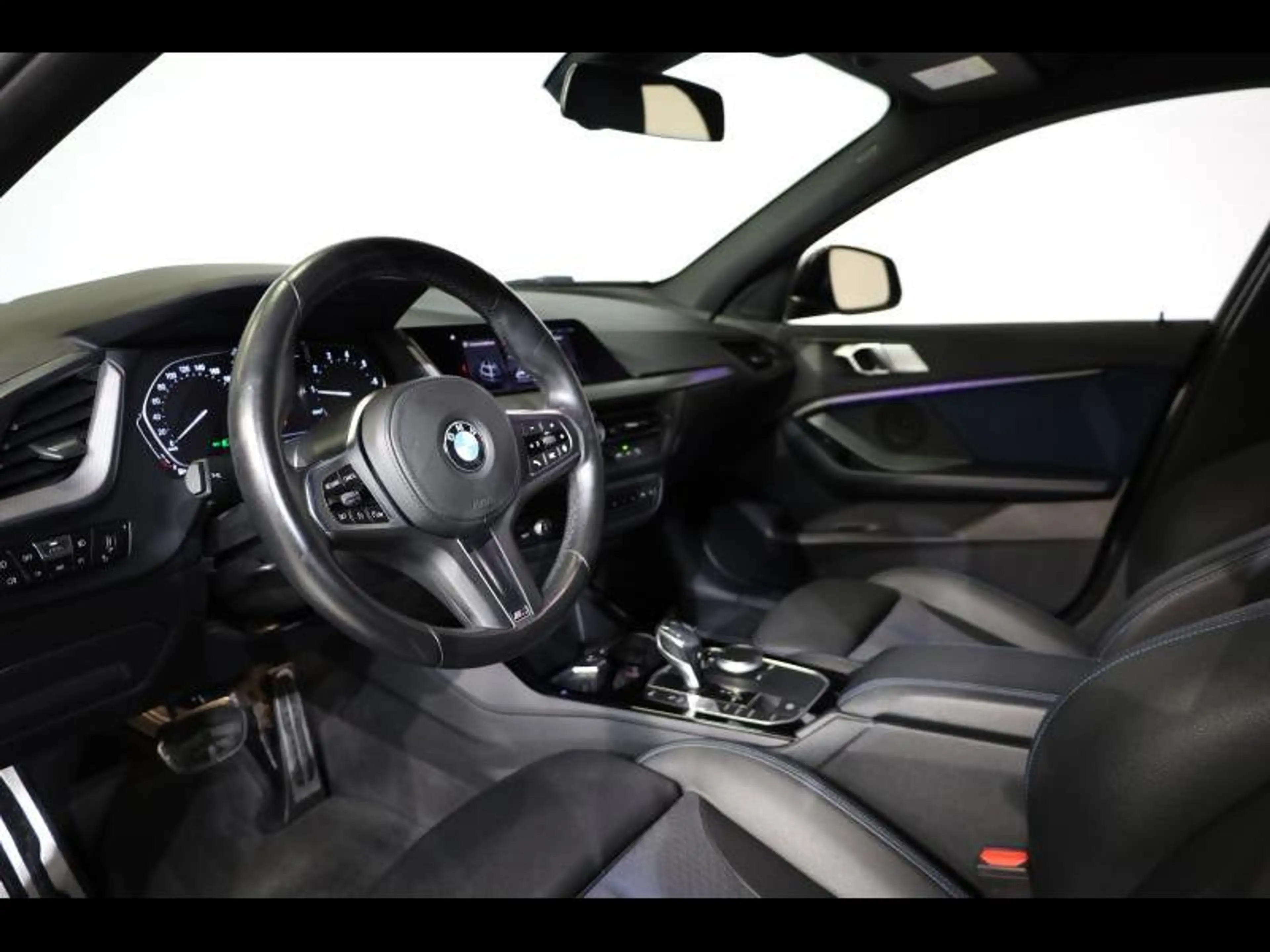 BMW 118 i Hatch Kit M Sport — photo 6
