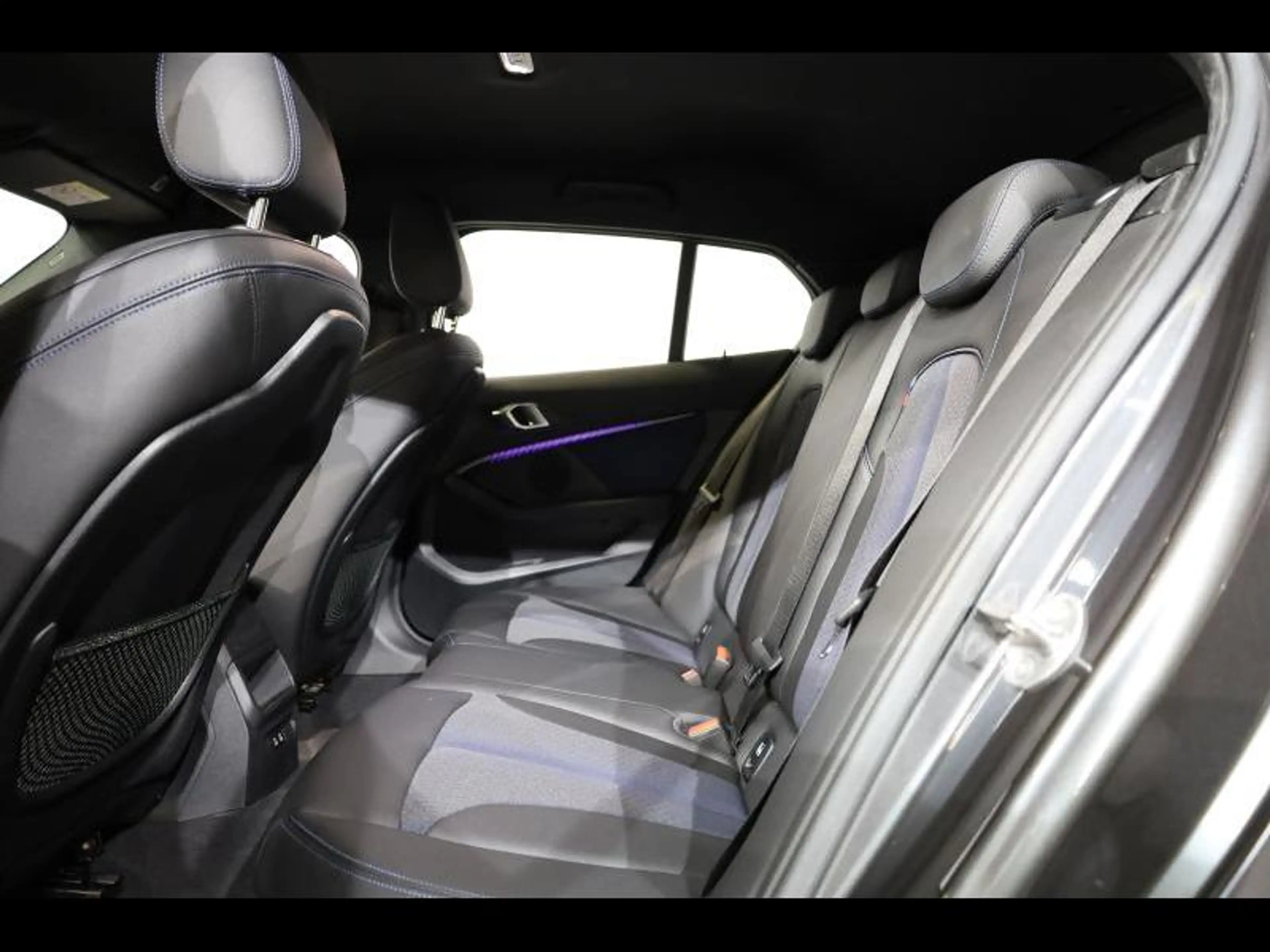BMW 118 i Hatch Kit M Sport — photo 10