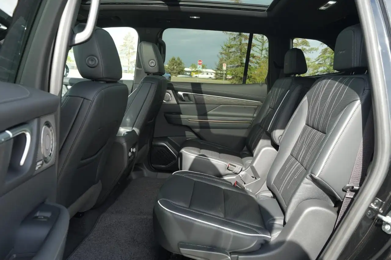 Buick Enclave снимка Buick Enclave