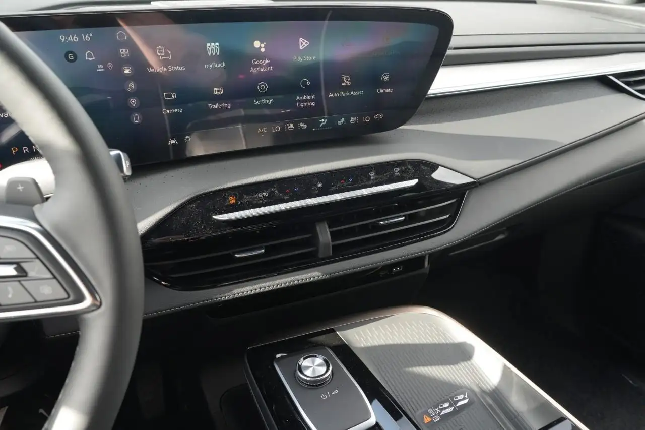 Buick Enclave снимка Buick Enclave