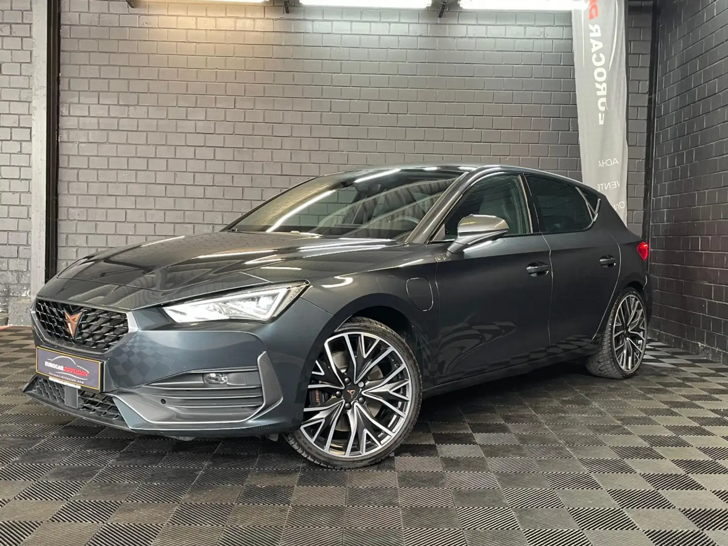 CUPRA Leon 245CV eHybrid DSG6 Gris - 1