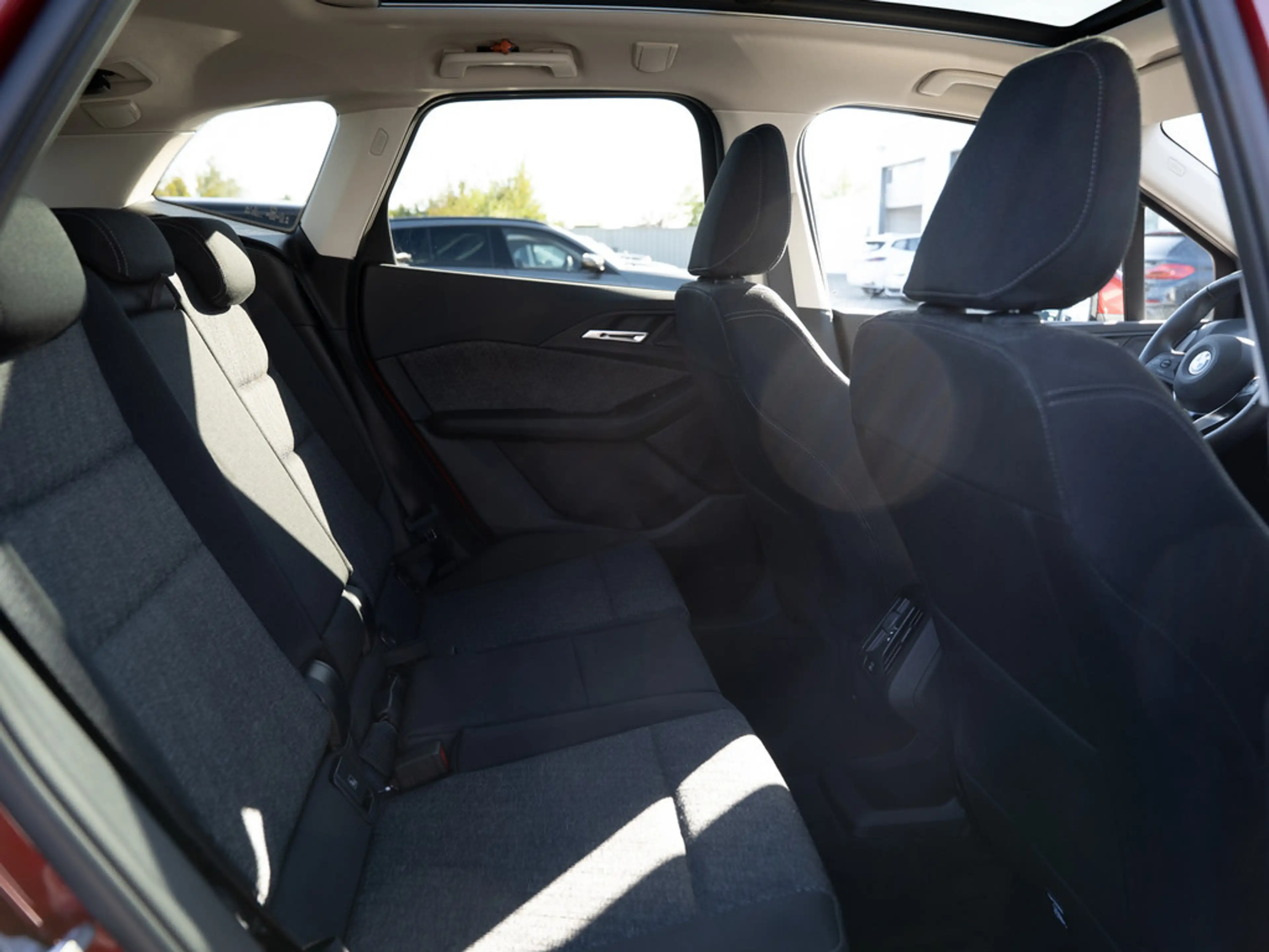 BMW 220 Active Tourer PANO AHK LED AKTIVSITZE SHZ — photo 9