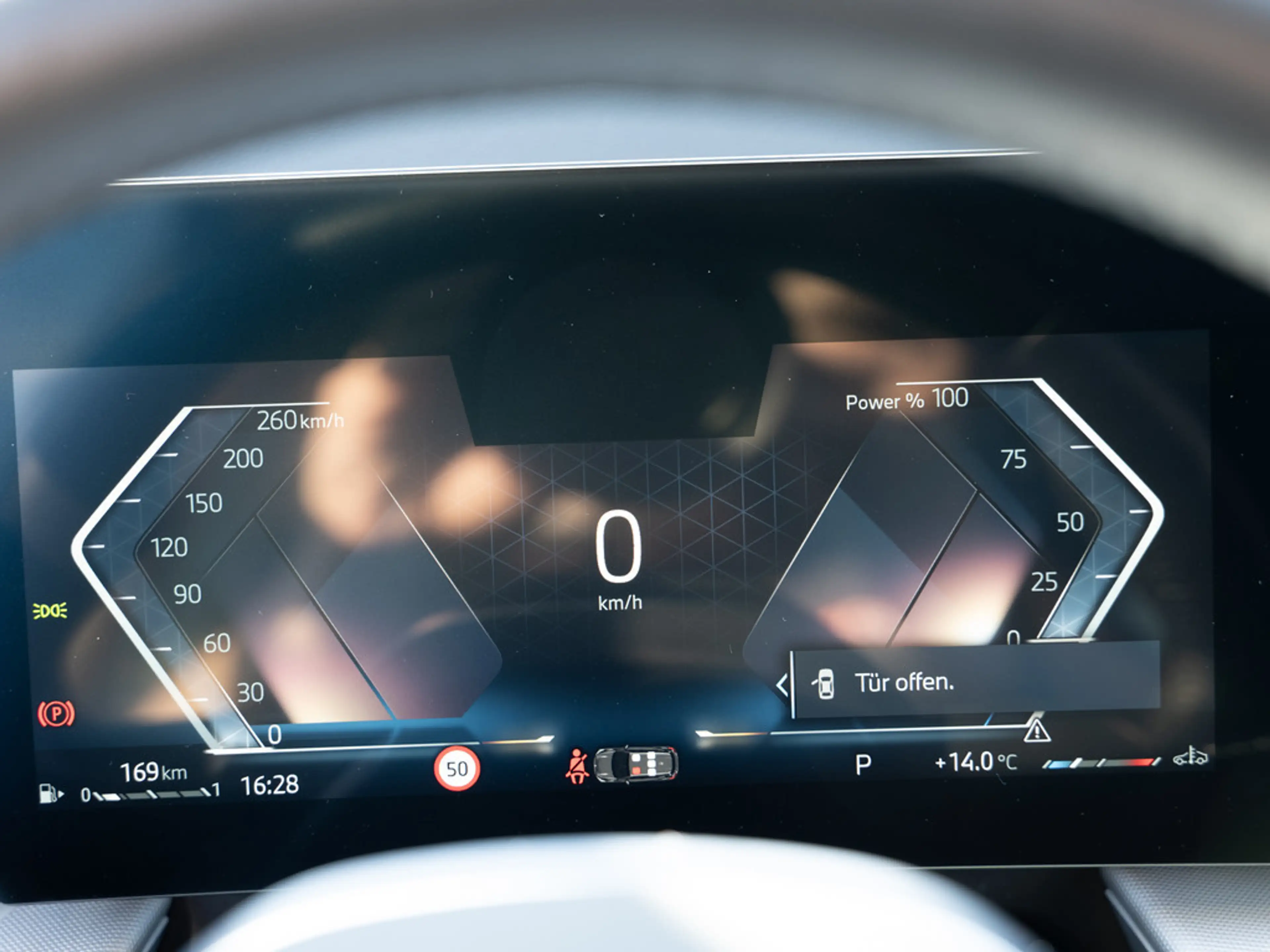 BMW 220 Active Tourer PANO AHK LED AKTIVSITZE SHZ — photo 15