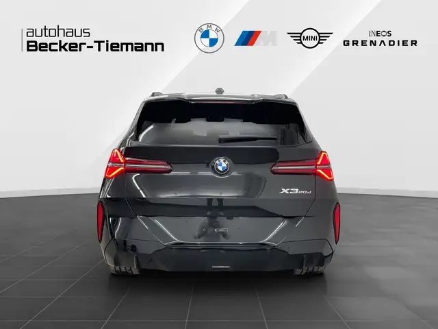 BMW X3 view 5