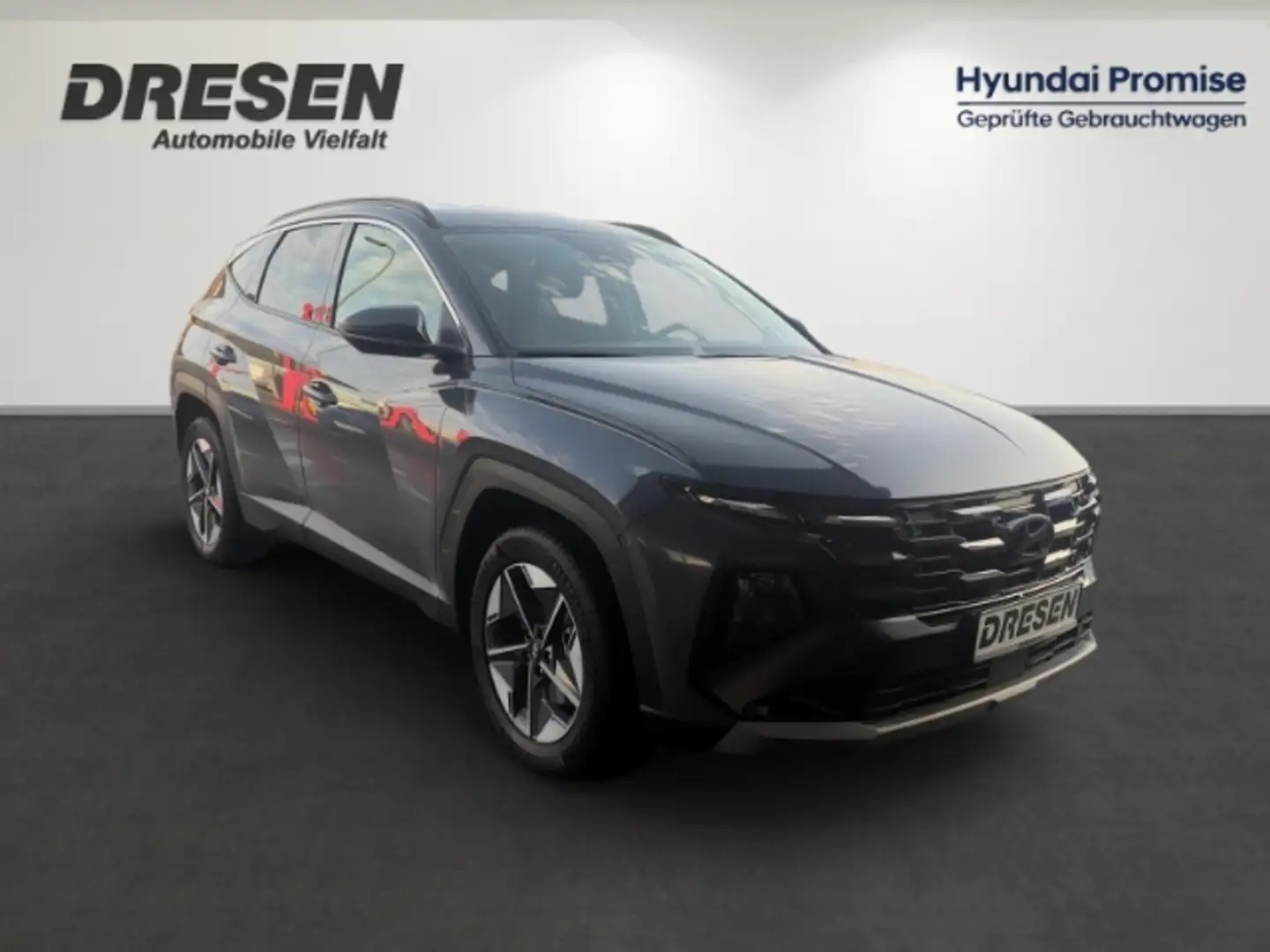Hyundai TUCSON 4WD 1.6 T-GDI Trend+Navi+Klimaautomatik+Sitzheizun Grau - 2