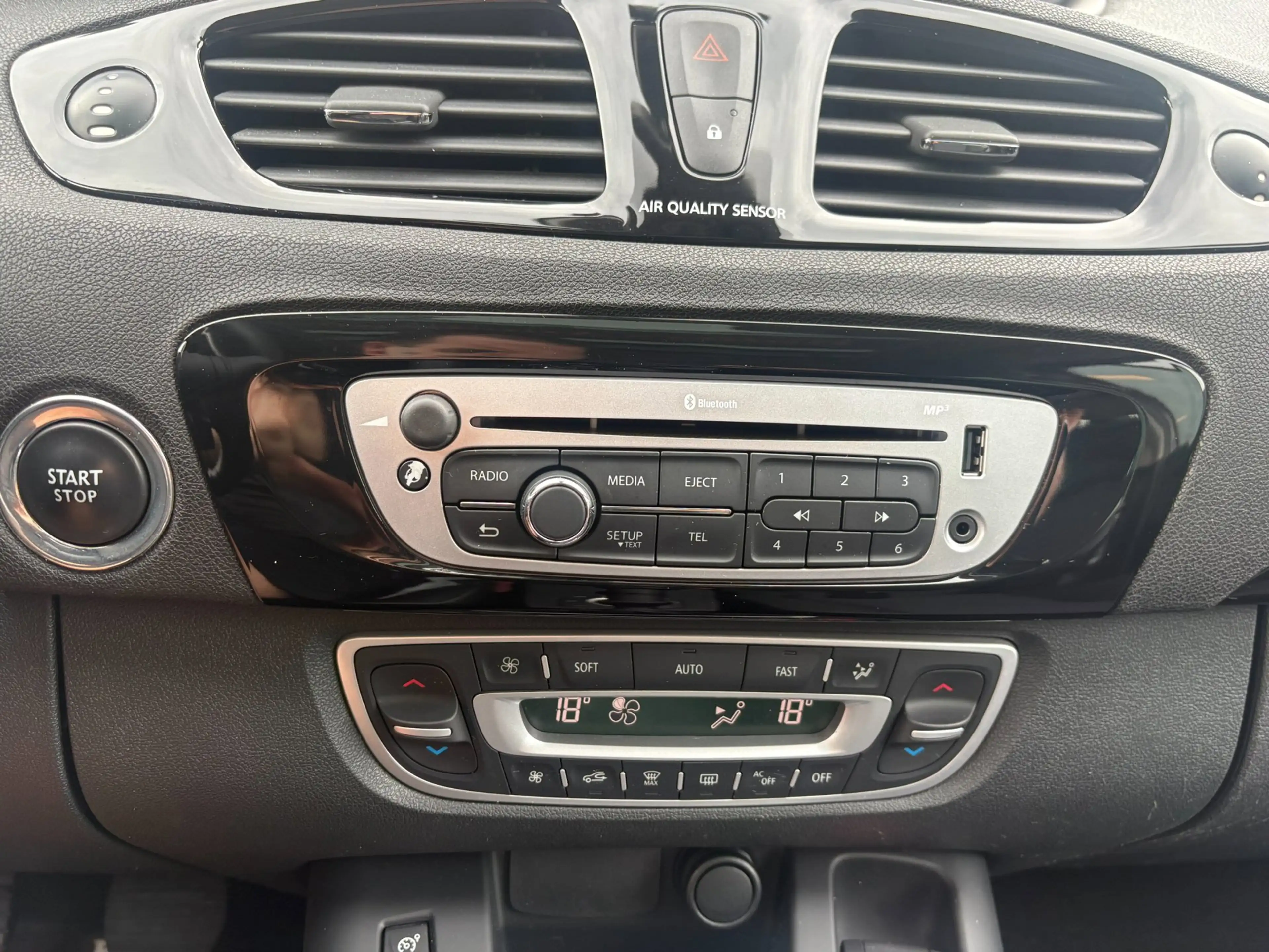 Renault Scenic 1.2 TCe Bose *AC — photo 13