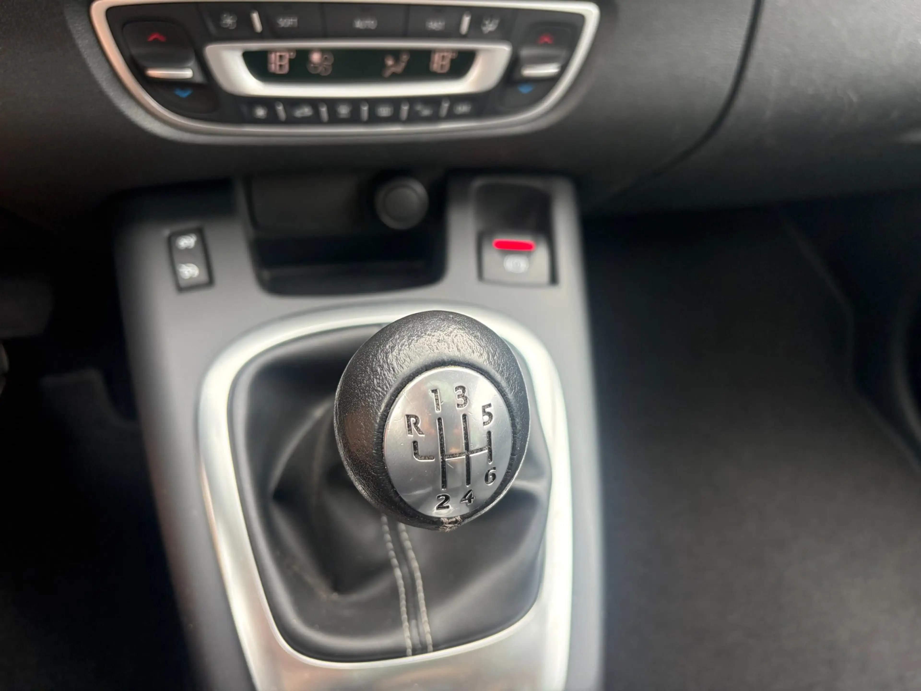 Renault Scenic 1.2 TCe Bose *AC — photo 19