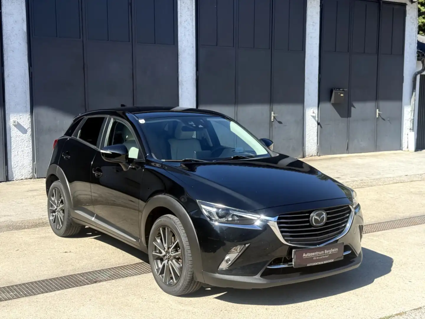 Mazda CX-3 CD105 AWD Revolution Top Aut. Schwarz - 2
