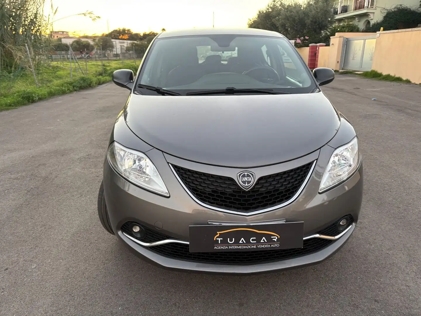 Lancia Ypsilon Silver 1.2 Gris - 2
