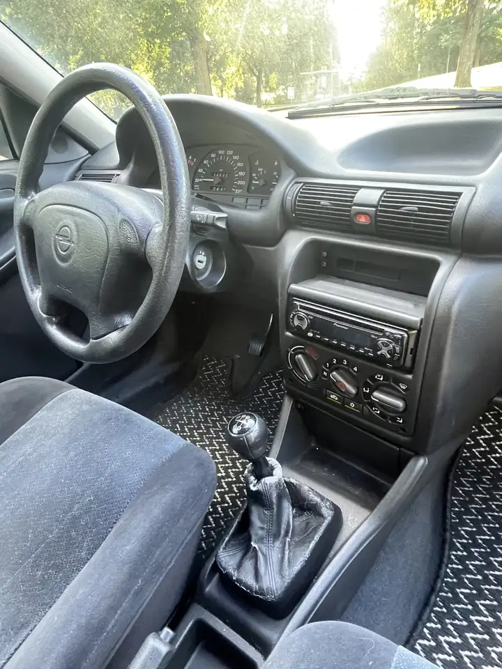 Opel Astra GL, foto 6