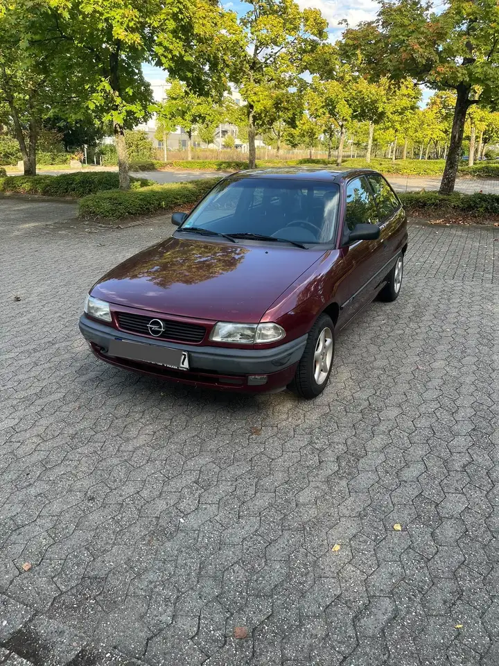Opel Astra GL, foto 1