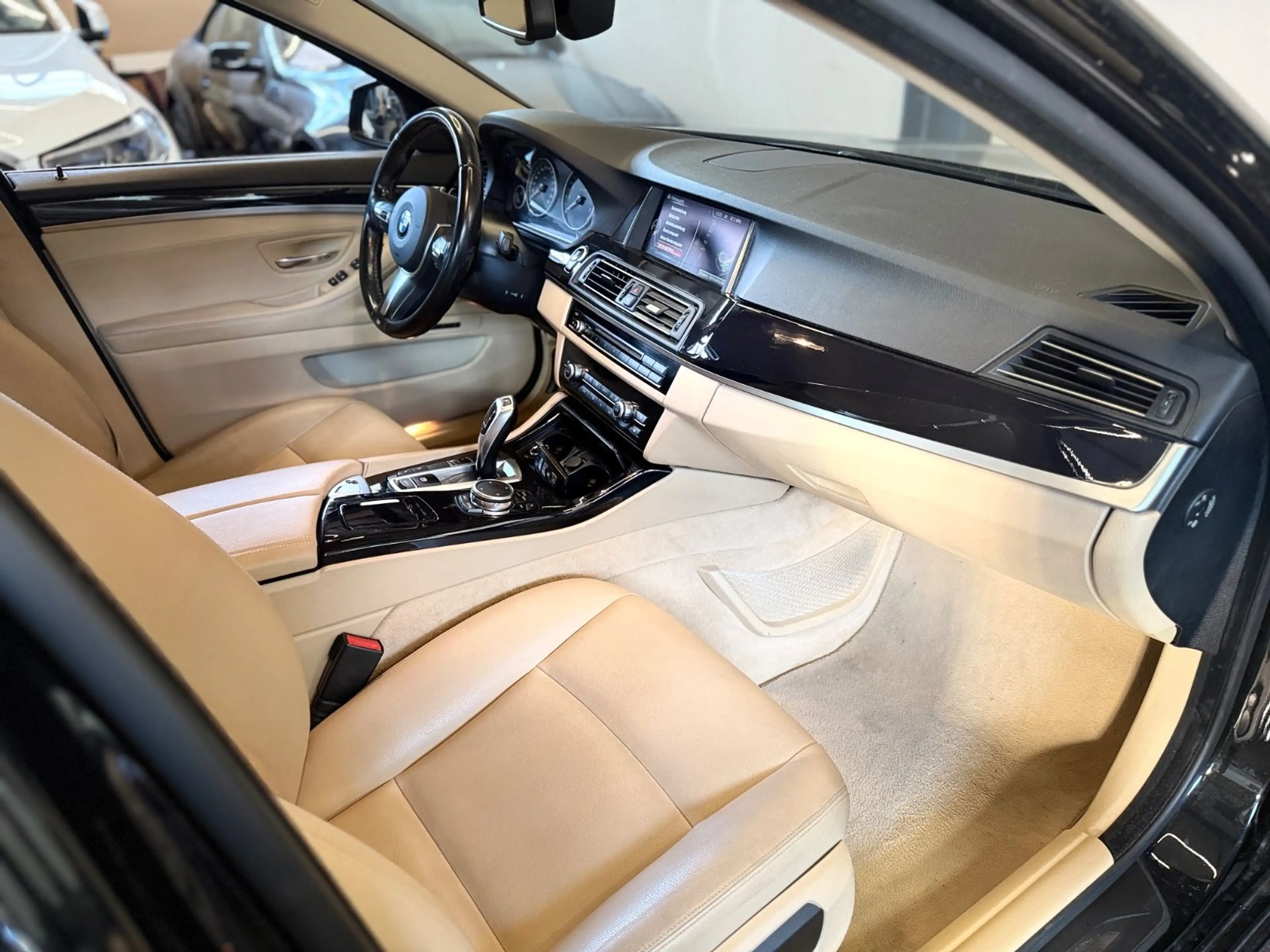 BMW 528 5 Limousine xDrive Voll Bmw Service Gepflegt — photo 9