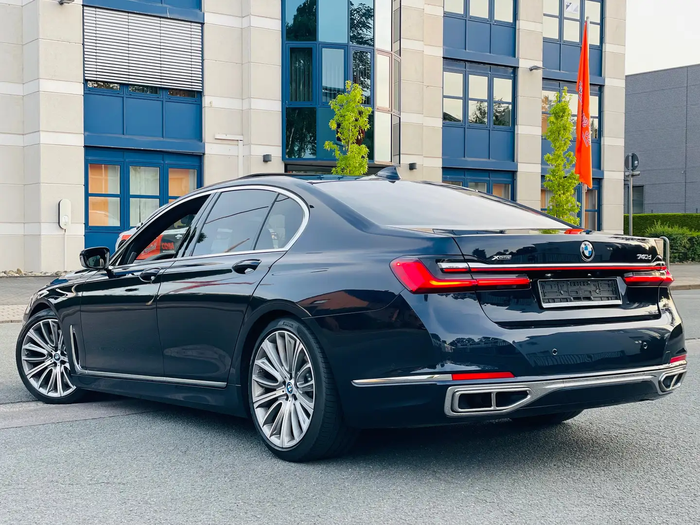 BMW 740 740dxDrive/INDIVIDUAL/GARANTIE/MASSAGE/360°VOLL Blau - 2