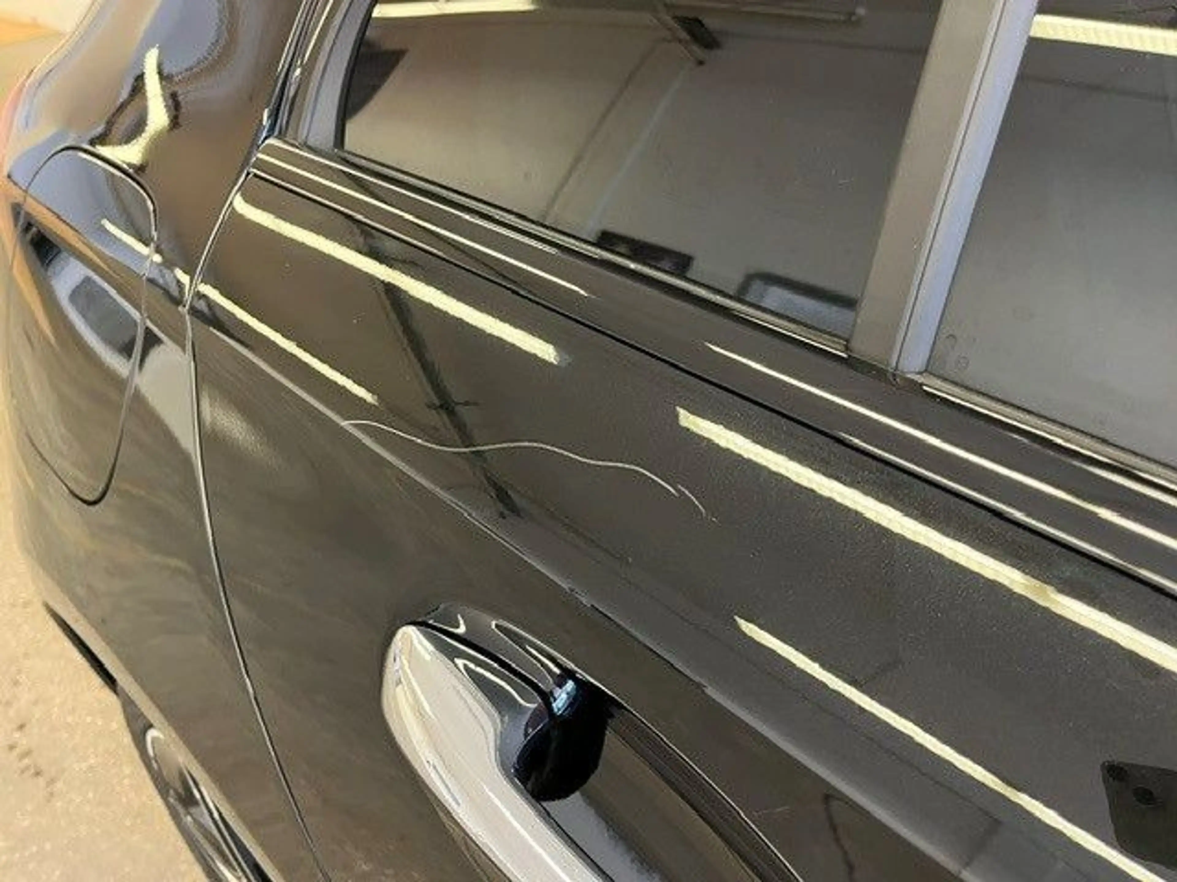 Mercedes-Benz A 250 e AMG-Line Panorama Distronic Keyless Go — photo 11