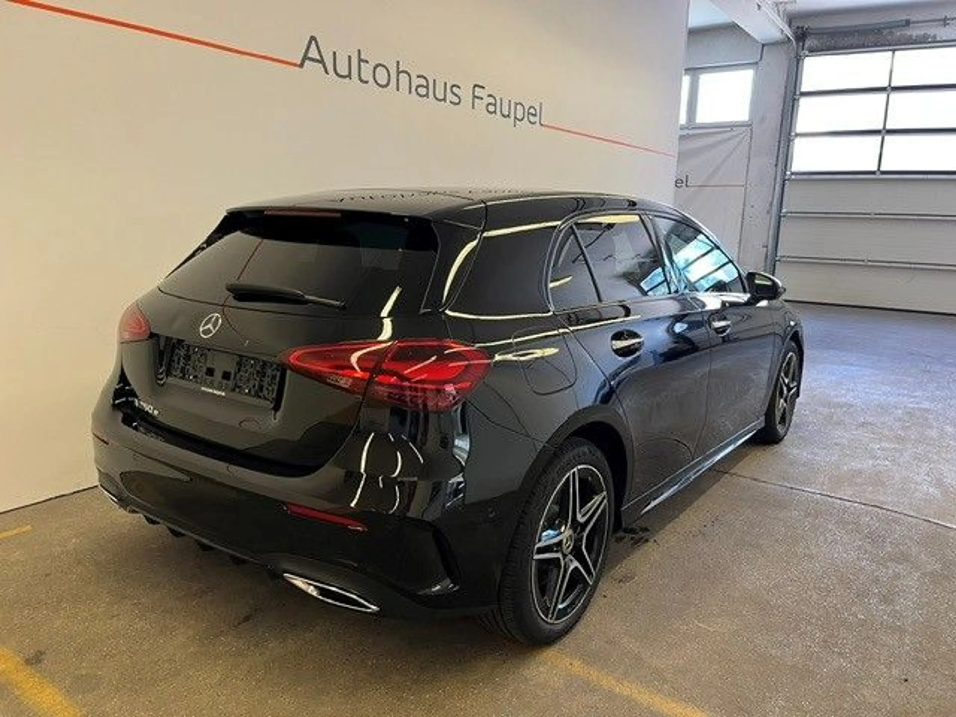 Mercedes-Benz A 250 e AMG-Line Panorama Distronic Keyless Go — photo 2