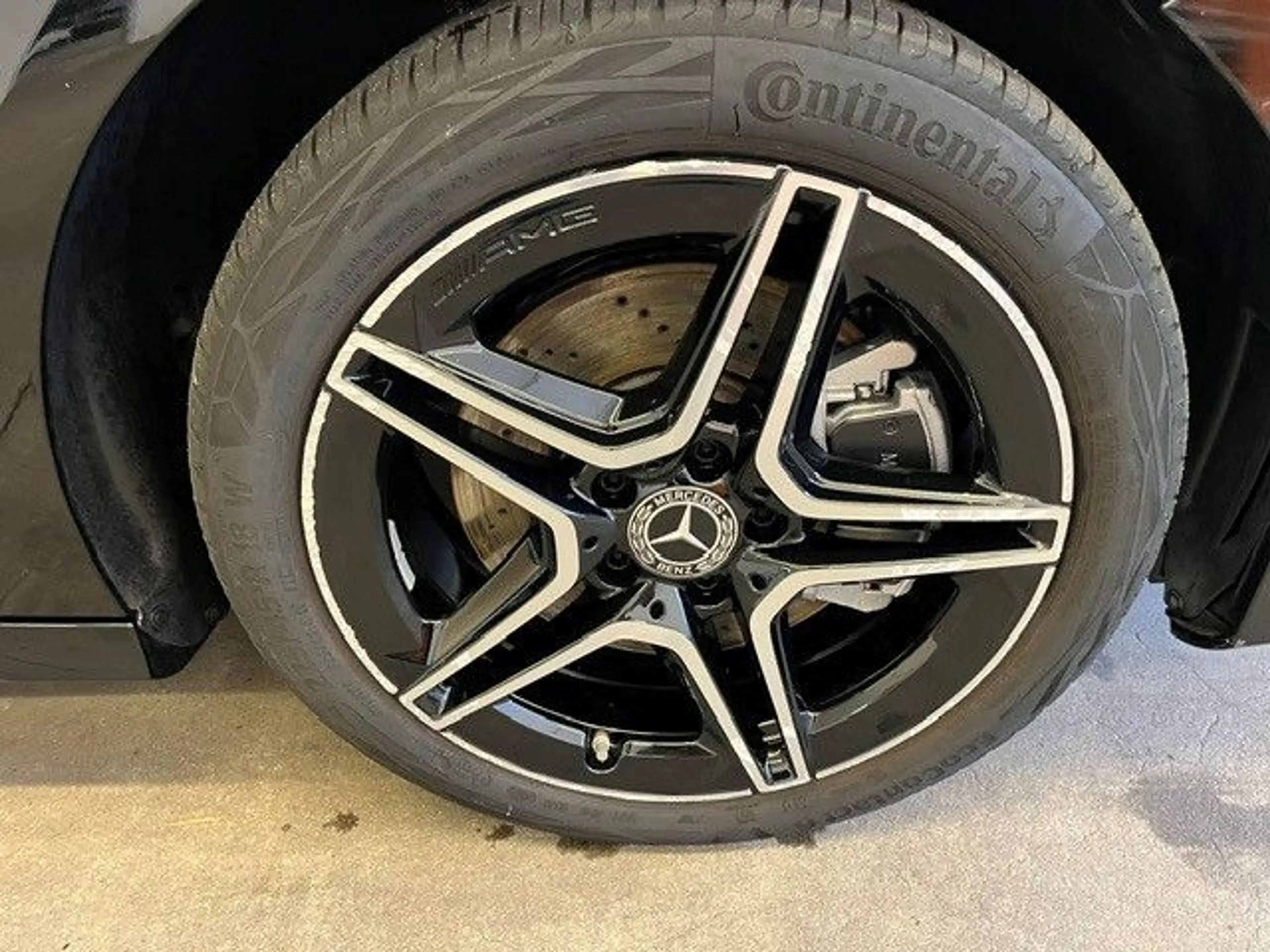 Mercedes-Benz A 250 e AMG-Line Panorama Distronic Keyless Go — photo 15