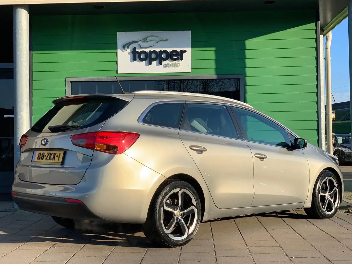 Kia Ceed SW / cee'd SW Sportswagon 1.6 GDI Plus Pack | Camera | Navi | Cr Gris - 2