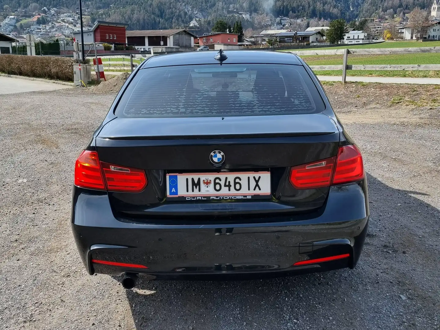 BMW 318 318d Aut. Schwarz - 2