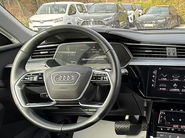 Audi E-Tron view 8
