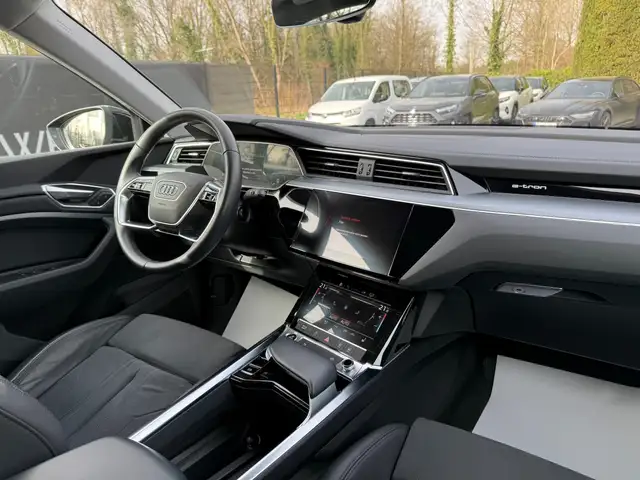 Audi E-Tron view 5