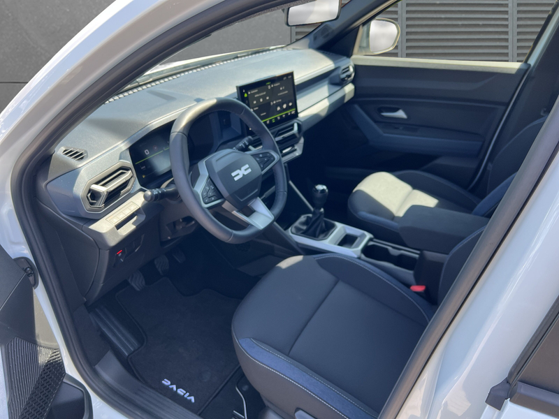 Dacia Bigster TCe 140 Expression — photo 5
